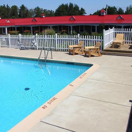 Mackinac Lake Trail Motel Mackinaw City Rom bilde