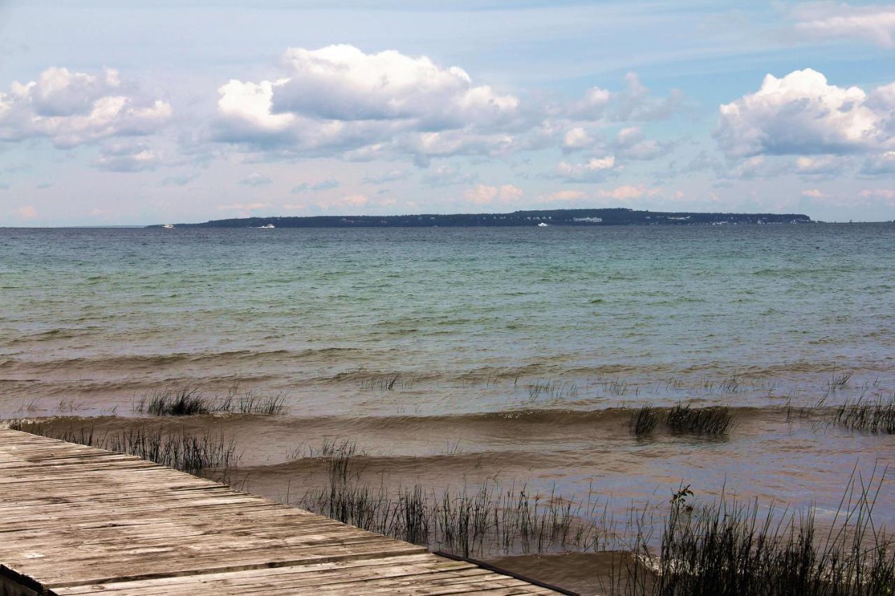 Mackinac Lake Trail Motel Mackinaw City Rom bilde